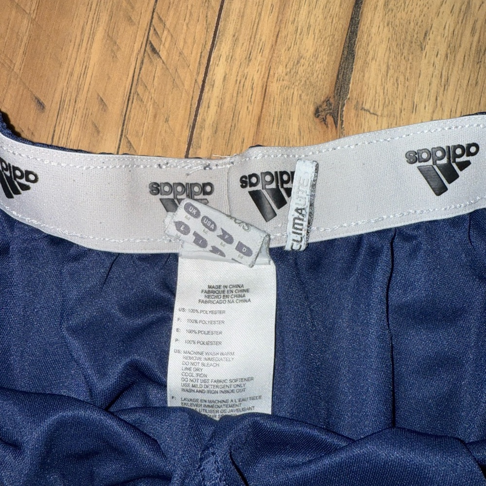 Dark blue adidas shorts - Picture 3 of 4